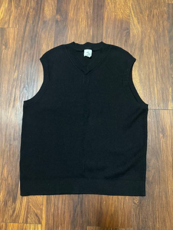 Черная вязаная мужская безрукавка размер L