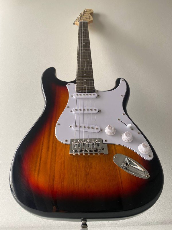Электрогитара Fender Stratocaster 2