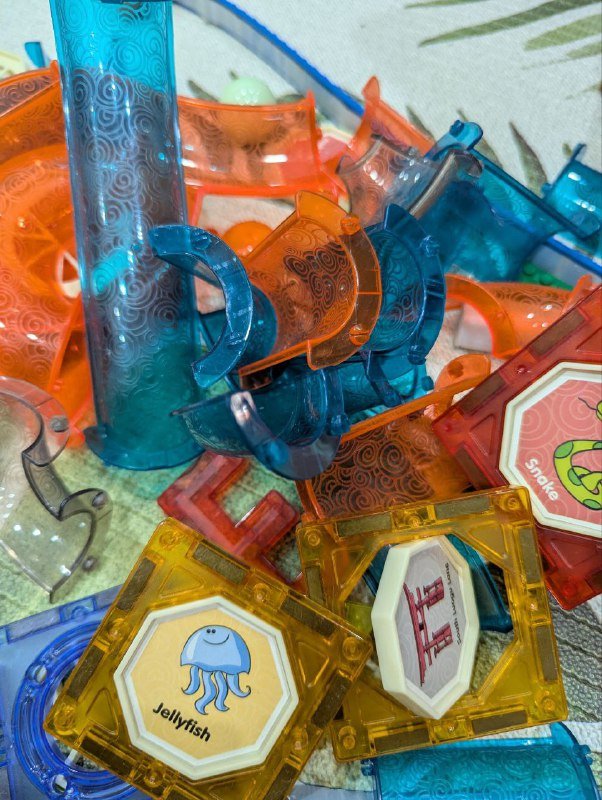 Конструкторы детские магнитные и деревянные 3