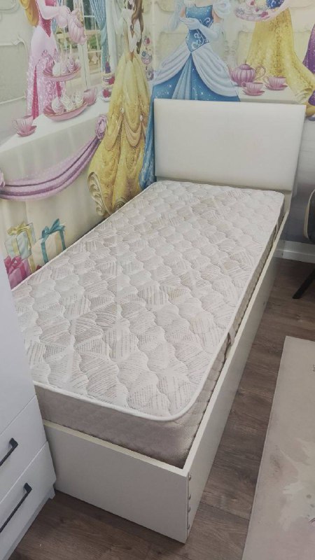 Кровать с подъемным механизмом и ортопедическим матрасом