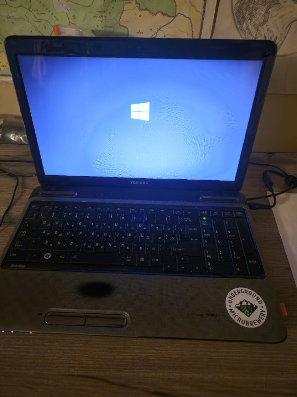 Рабочий ноутбук Toshiba с ОС Elementary OS 2