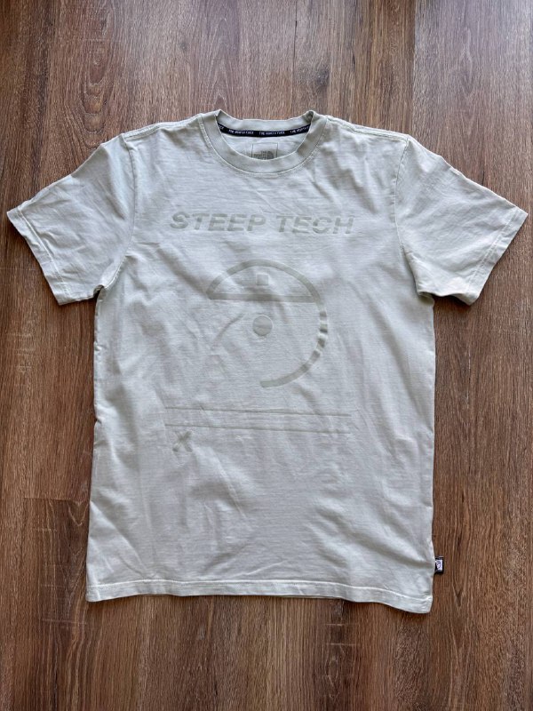 Шорты Napapijri, футболки Paul Smith, Karl Kani, The North Face, Yamaha, Mammut, штаны Mammut, Nike, джинсы Weekend Offender 5