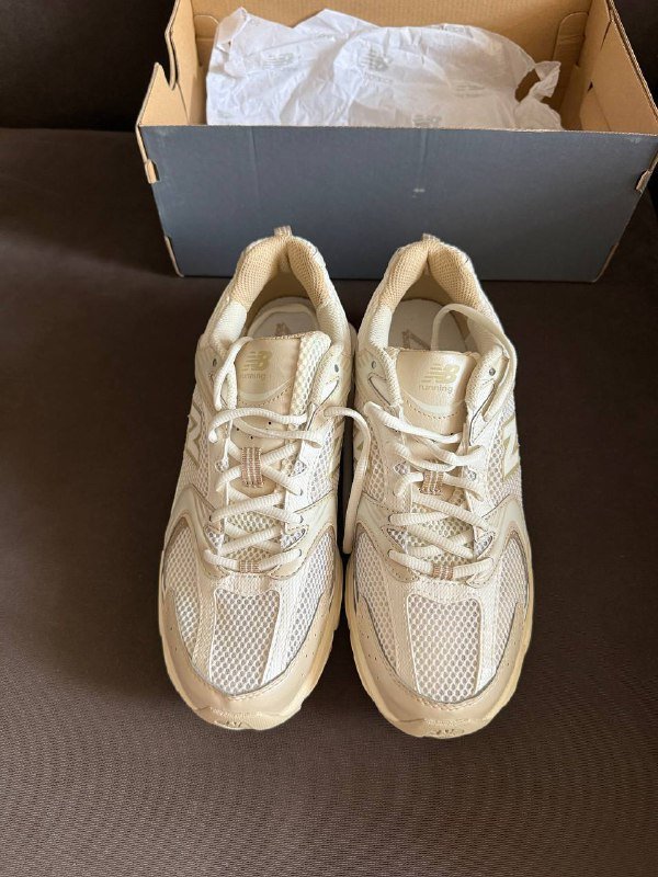 Кроссовки New Balance 530 новые оригинал EU42 US men 8,5 2