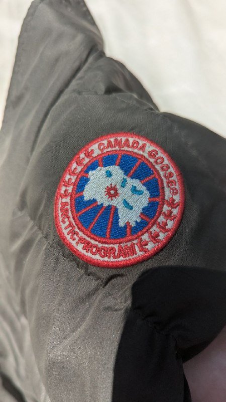Canada Goose жилетка S размер 4
