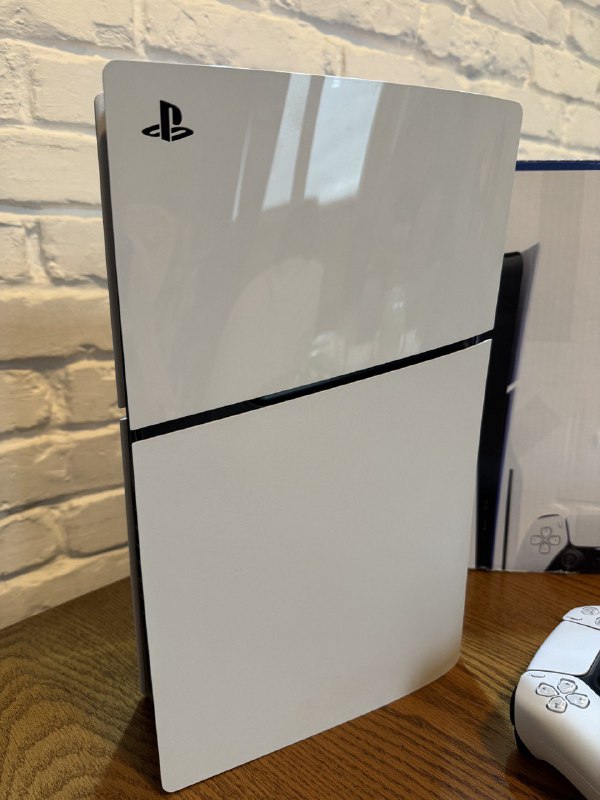 PlayStation 5 Slim с играми и джойстиком