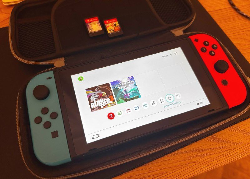 Nintendo Switch rev.2, игры, чехол