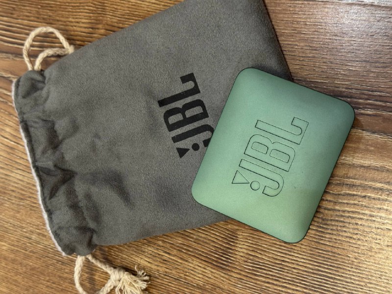 JBL GO 2 колонка, пыльник, кабель зарядки 2