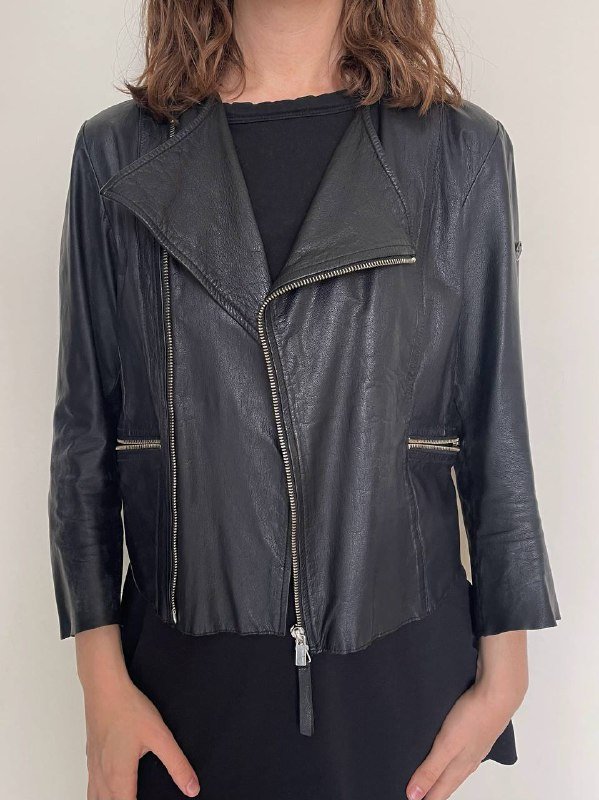 Кожаная куртка Armani Jeans черная размер S