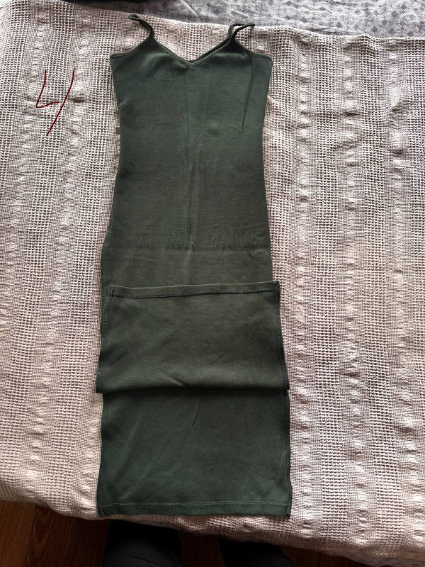 Жилет, свитер Uniqlo, футболка, платье макаронка, юбка H&M, худи Tommy Hilfiger, пиджак малиновый 7