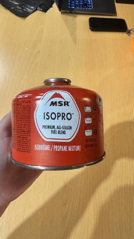 Самонадувающийся коврик, палатка, туристические ботинки, газовый баллон 2