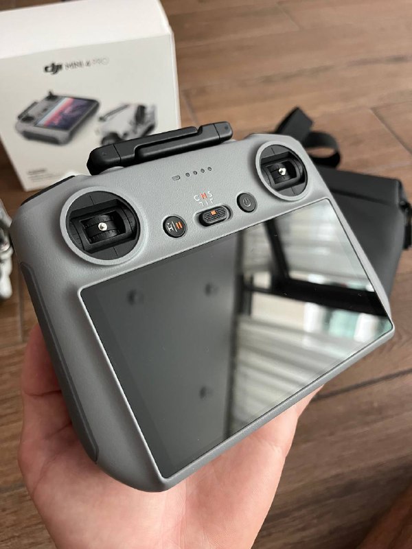 DJI Mini 4 Pro Fly More Combo дрон с аксессуарами 2