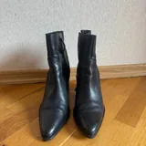 Zara-ს სვიტერი, Mango-ს ჩექმები 2