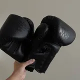 Боксерские перчатки 2