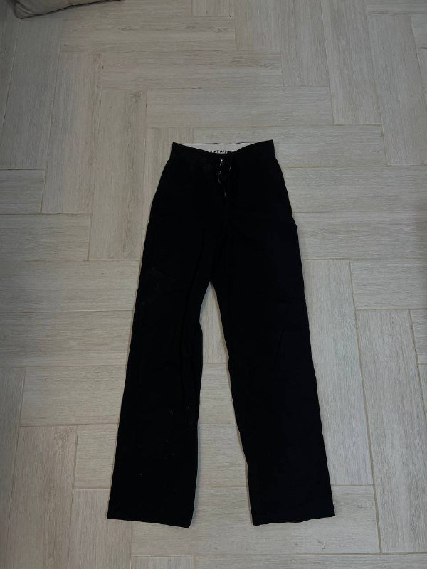 Кофта с бантиком, боди с открытой спиной, шорты замшевые, юбка мини, брюки темно-синие 6