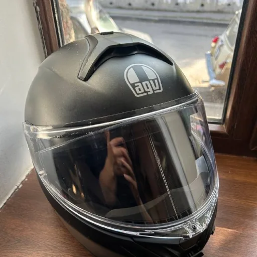Мотошлем AGV, мотозащита, защитные перчатки