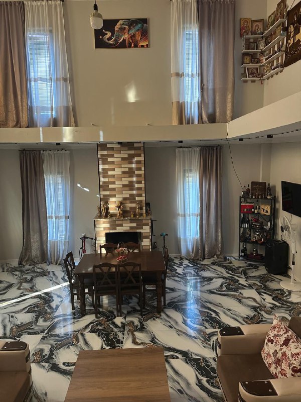 Дом 5 спален с подвалом, земельным участком 4