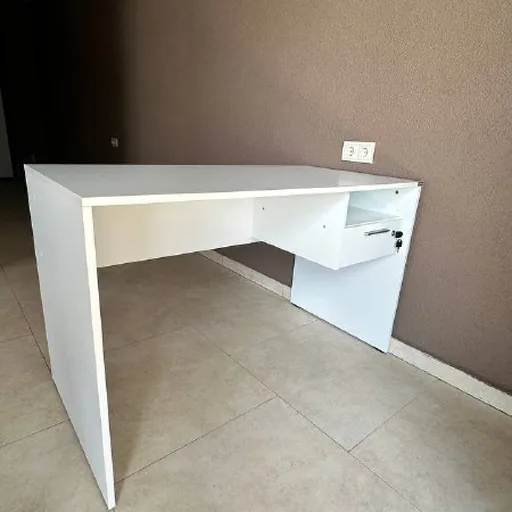 Стол, новый
