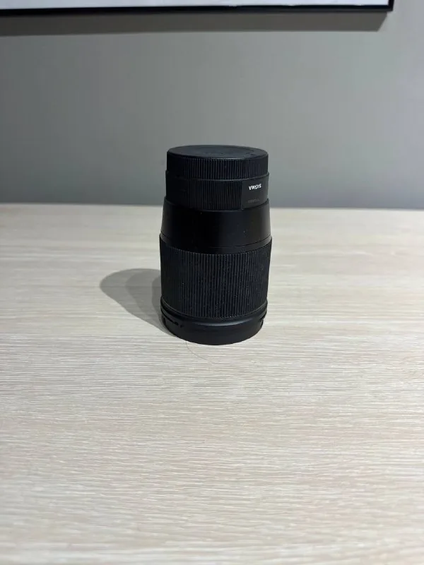 Объектив Sigma 16mm DC DN 1