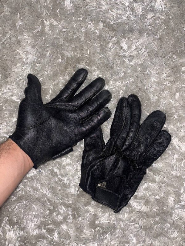 Кожаные перчатки