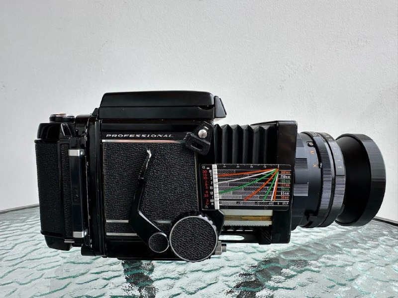 Среднеформатная камера Mamiya RB67 3