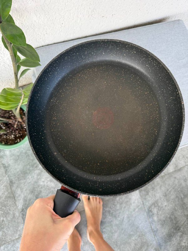 Весы кухонные, кастрюлька, доска, поварешка, ножи, сковорода, таблетки для посудомойки 8