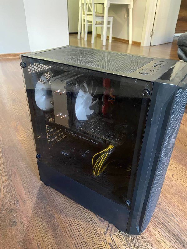 Компьютер, клавиатура Trust GXT833, внешняя звуковая карта Ugreen