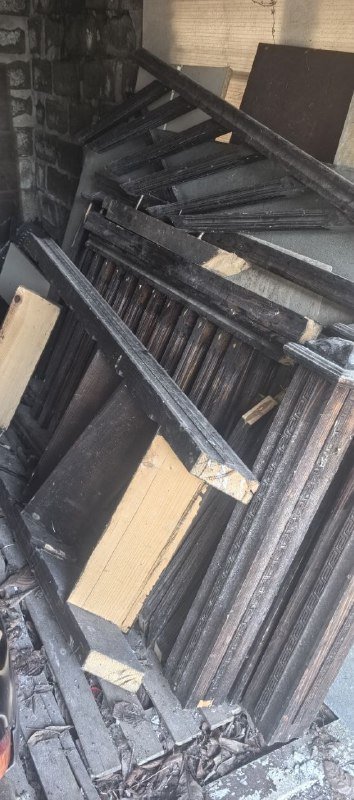 Деревянные перила и лестница б.у. 4