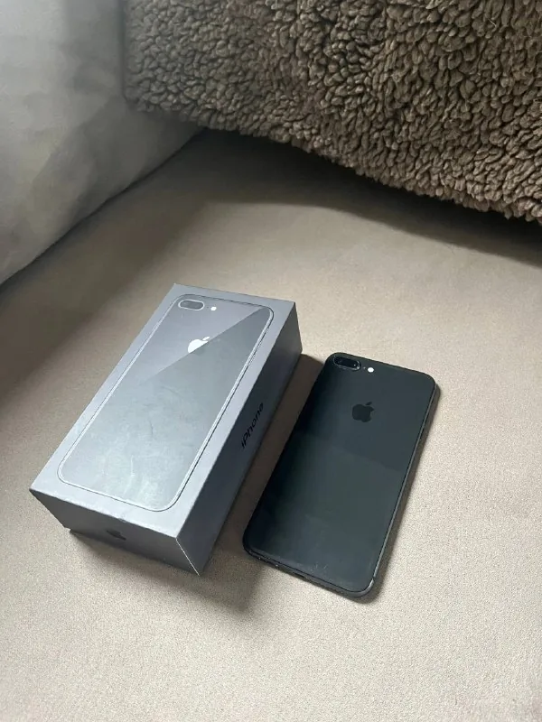 iPhone 8 Plus 1
