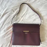 Ремень Gucci, босоножки Red Valentino, сумка Burberry 7