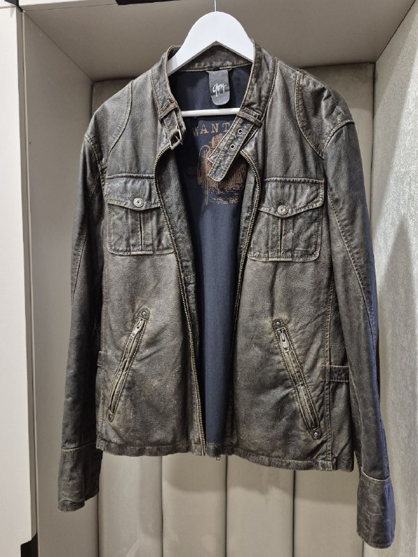 Часы Diesel, футболка Diesel, кроссовки Lacoste, куртки кожаные Gipsy, Nike Blazer 7