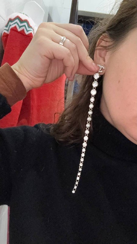 Серьги Шанель, резинка Прада 5