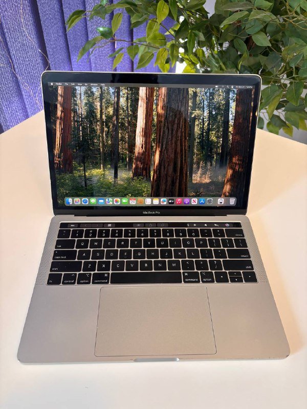 Macbook pro 2019 i5 16/256 GB
