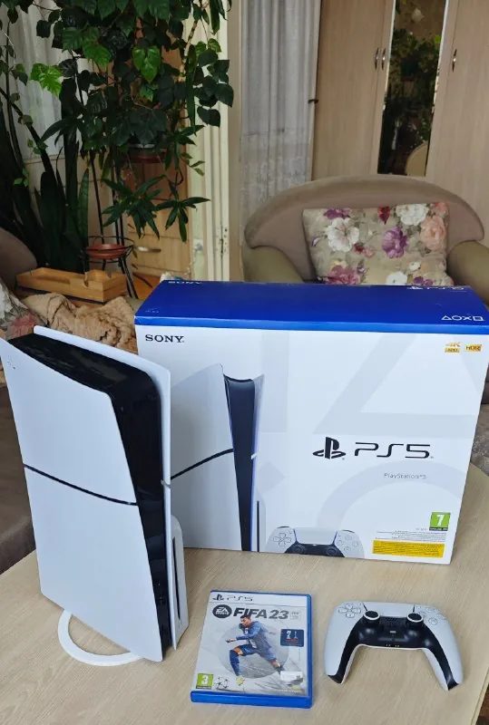 PlayStation 5 Slim, геймпад DualSense, игра Fifa 2023 1