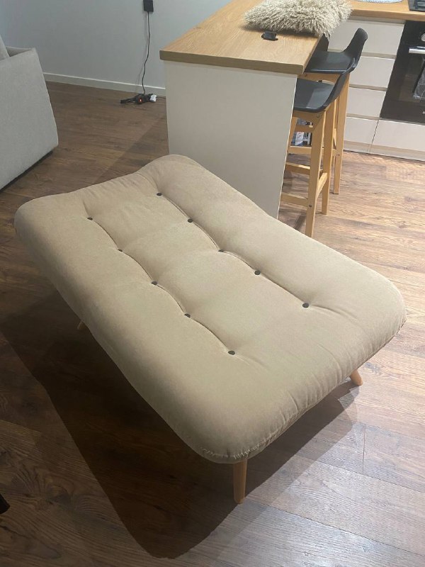 Уютное раскладное кресло бежевое 2