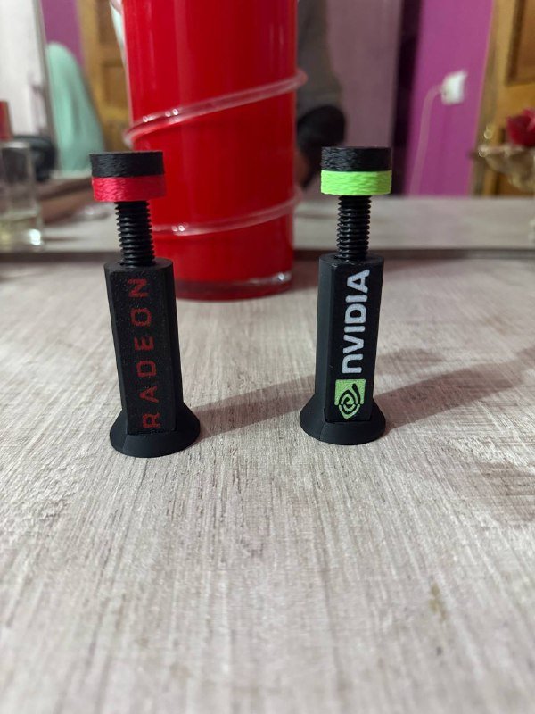 Камера, регистратор, дроны, отвертки, нож, держатель видеокарты, брелки, зарядник для машины 4