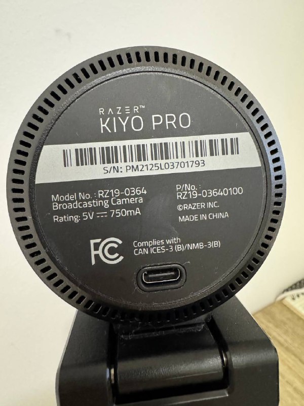 Веб-камера Razer Kiyo Pro модель RZ19-0364 2