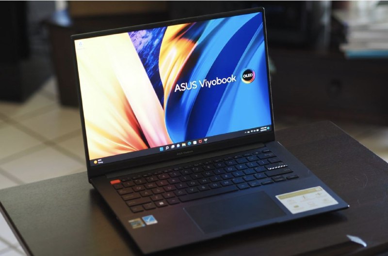 MacBook Pro 16, Asus Vivobook, Focal Bathys, Sony WF-1000M5, Poco F3 2