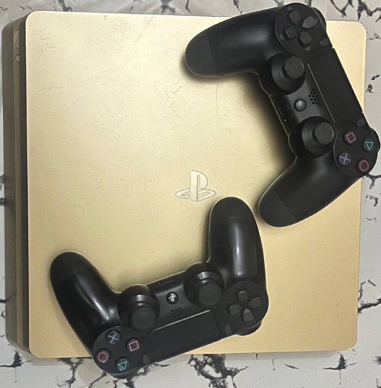 PS4 Slim Gold, 500GB, two controllers, no box