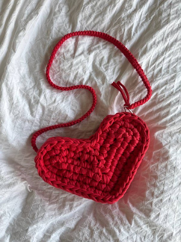Розовая вязаная сумка, Вязаная сумка-сердце 2