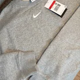 Розовый свитшот Nike, серый свитшот Nike, джоггеры Jordan 6