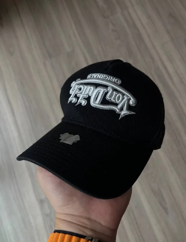 Кепка Von Dutch 1