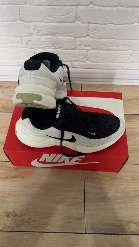 Nike Uplift SC кроссовки 1