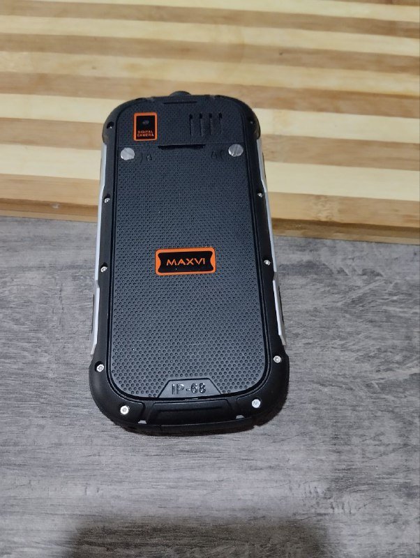 Новый телефон MAXVI с мощной батареей 2