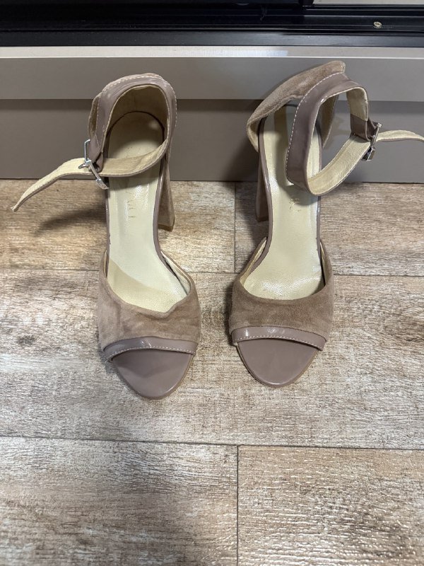 Бежевые женские босоножки размер 37