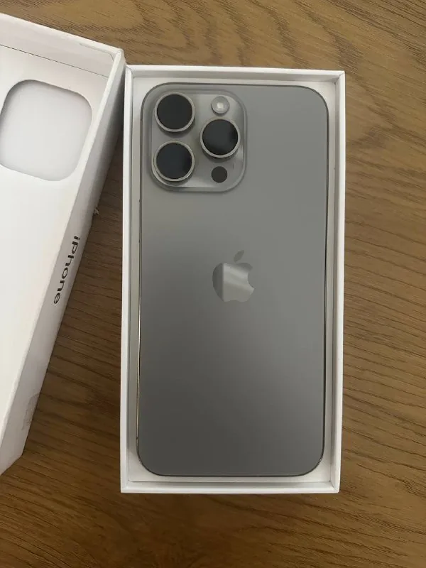 iPhone 15 pro max 256GB 1