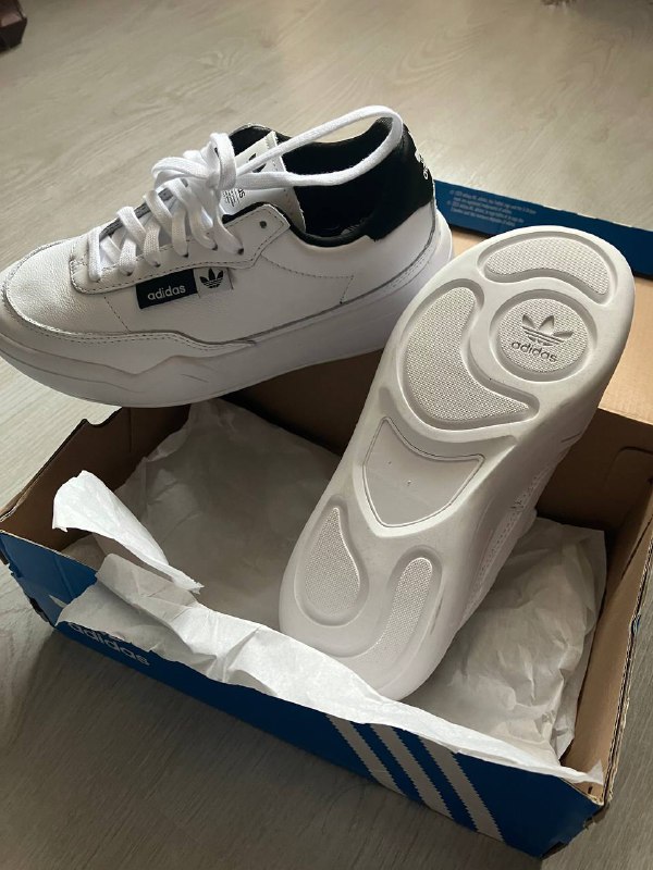 Кроссовки женские Adidas, оригинал, новые, кожа, 36 размер 2