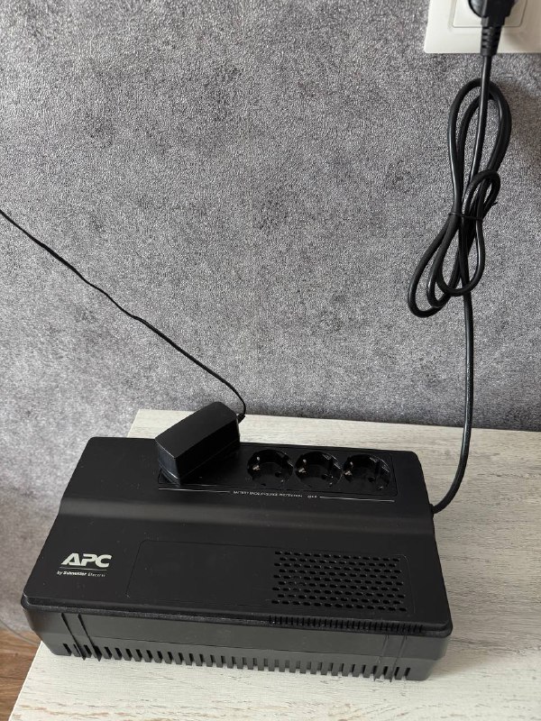 Бесперебойник APC BV1000I-GR 1000VA