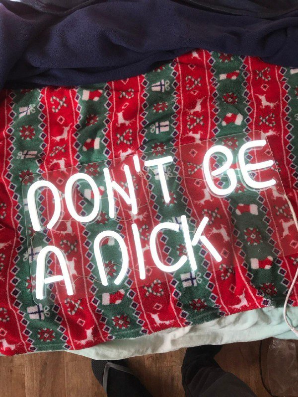 Неоновая вывеска