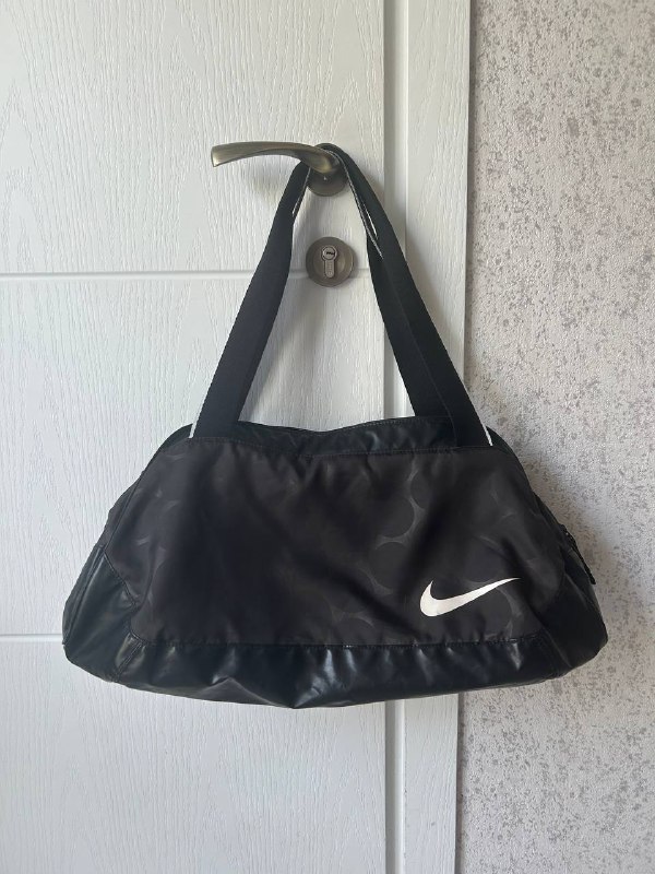 Спортивная сумка Nike