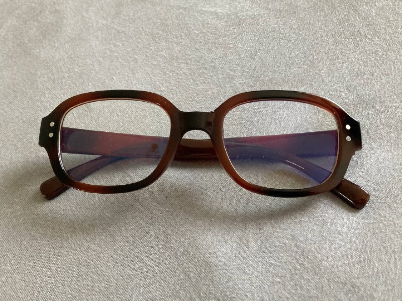 Очки, галстук, браслет 2